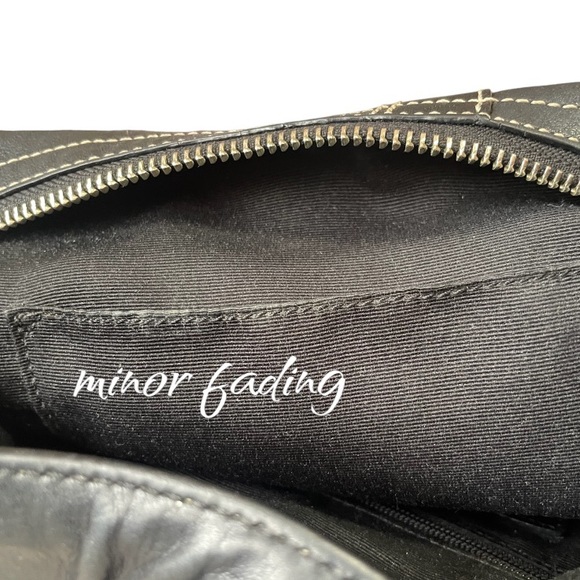 COACH Soho Hobo black leather bag chrome hardware zipper white topstitch detail - Picture 16 of 16